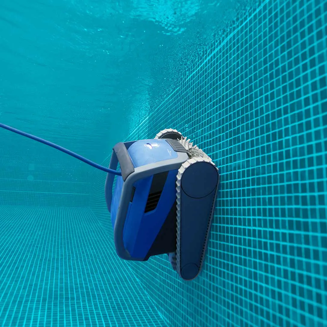 M600 climbing Tiled Pool wall