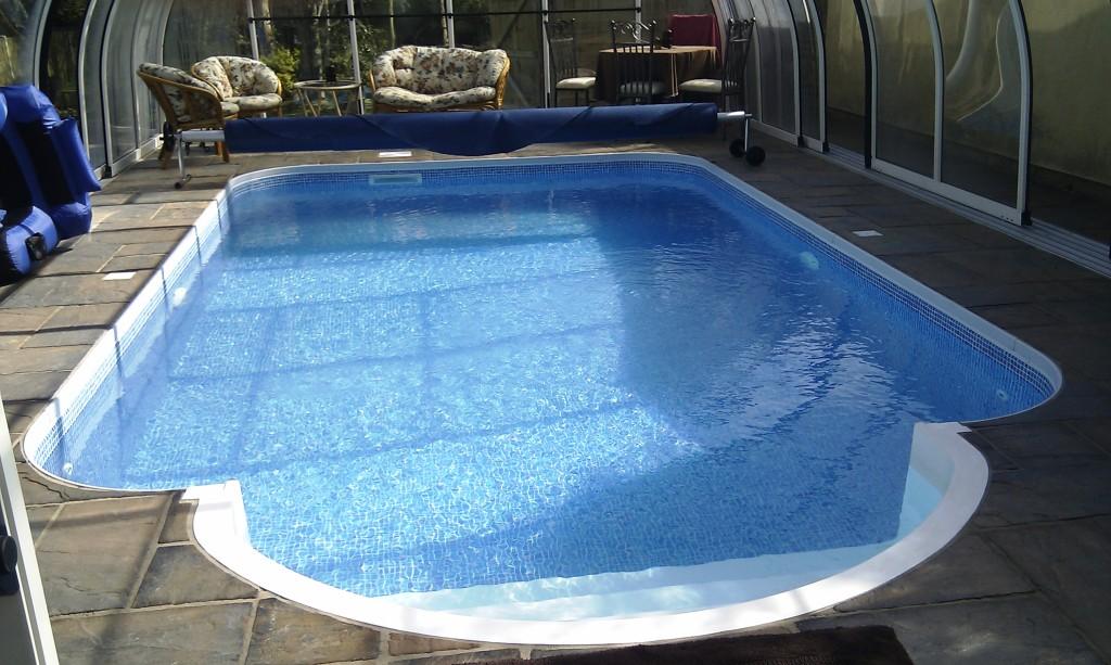 Kafko Polymer panel pool with 8ft Roman end