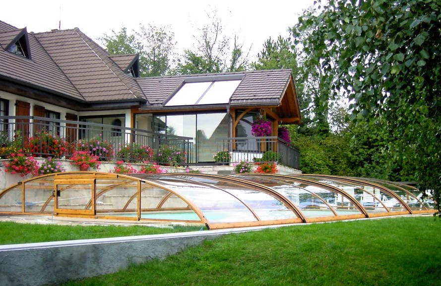 Elegant enclosure with timber frame